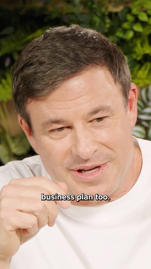 @toddgraves has always had an entrepreneurial spirit. Watch the @raisingcanes founder & CEO sit down with @mythicalchefjosh for #HustleMeals out now on #MythicalKitchen’s YouTube channel.