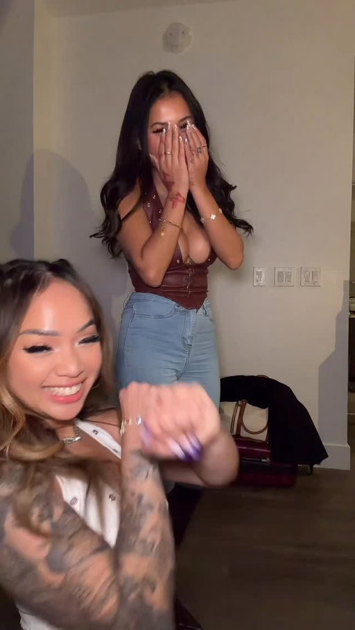when you & your bestie still look fine as hell after a night out >>> 😈 
(feat. @lexyleviosa )