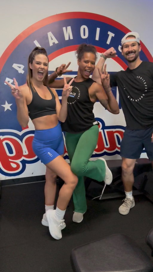 Come with me to my F45 Training class! 💪🏼 Quick, sweaty, and actually fun! I love switching it up during the week and with their new passport feature - with participating studios I can workout wherever I am! *Yes, I’m that girl who works out when I travel 😉 @f45_training #f45partner #f45 #f45training