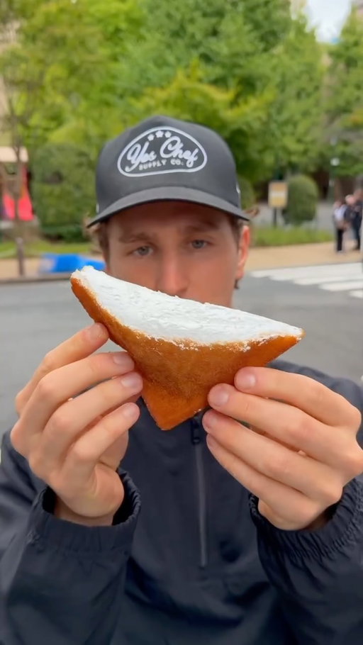 Trying the viral Japanese cream sandwiches in Tokyo!
📍 @age.3_ginza , Tokyo

#japanesemilkbread #sandwich #whippedcream #cream #tokyofood