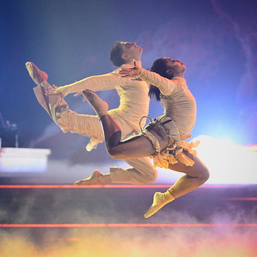 You won’t see Jordan and Ezra fall apart ✨ What did you think of their spooky #HalloweenNight Contemporary? ♥️