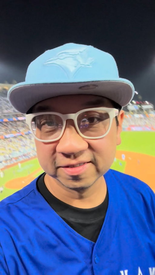 Blue Jays Win! 

MoVernie In-person Jays record: 9-2!

I made sure the Jays come back for game #6. You are welcome!

#GoJaysGo #TorontoBlueJays #BlueJaysWin #BlueJays #Jays #MoVernie