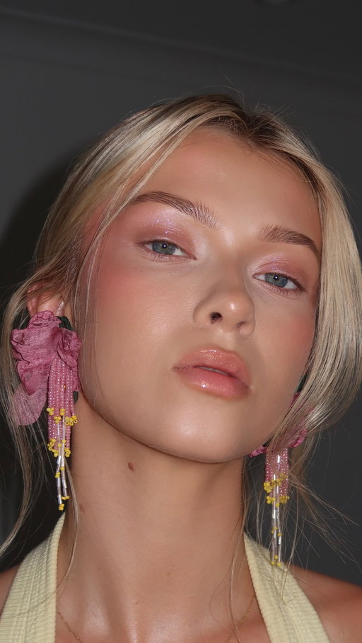 She was a fairy @madimmorgan using all @nudebynature 

The breakdown -
Natural mineral cover shade n4 medium.
Anti-aging correcting concealer 01 ivory
Matte pressed mineral bronzer
Dewy serum blush drops in 01 pink petal
Hydra serum mineral radiance drops
Nourishing tinted lip oil shade tropical summer
 
#nudebynature AD