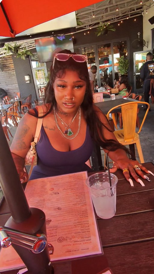 I was gone throw her $40 to come over after our date 🤷🏾‍♂️ Fellas what’s wrong with this 🤣🤣

@theycallmeupscale
