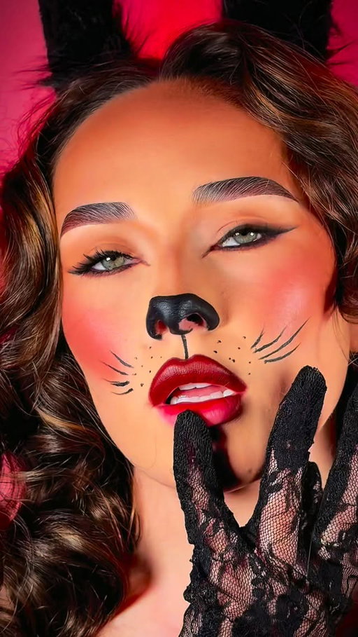 For the girlies to recreate this Halloween 🍒✨

• @muglerofficial x @lorealparis collection
• @juviasplace 
- Nubian eyeshadow stick
• @hudabeauty Blurring blushlights palette shade ‘toasty peach’

#easyhalloweenmakeup
#makeuptransformation #31daysofhalloween #makeupfyp