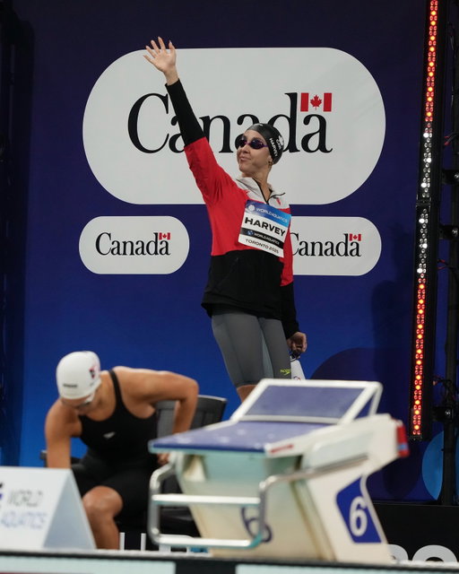 The 2025 World Cups are done and what a privilege it was to be able to end it on home soil with my family in the stand🤍🇨🇦 

This trip made me realize that it doesn’t matter how bad things might be, what matters is what you’re going to do about it to turn things around. 

Thank you to all the fans, the officials and the organizers for another amazing cluster. 

p.s. I also had the pleasure of trying out new events. Some I won’t be doing anytime soon😂 but also some that I’m excited to explore in the big pool👀 So I’ll keep y’all posted 🤭

Here are some mems from the trip x

📸  #1 @czomazsombor #2 @quickshutterguy #3 @danielharrisonphotographer