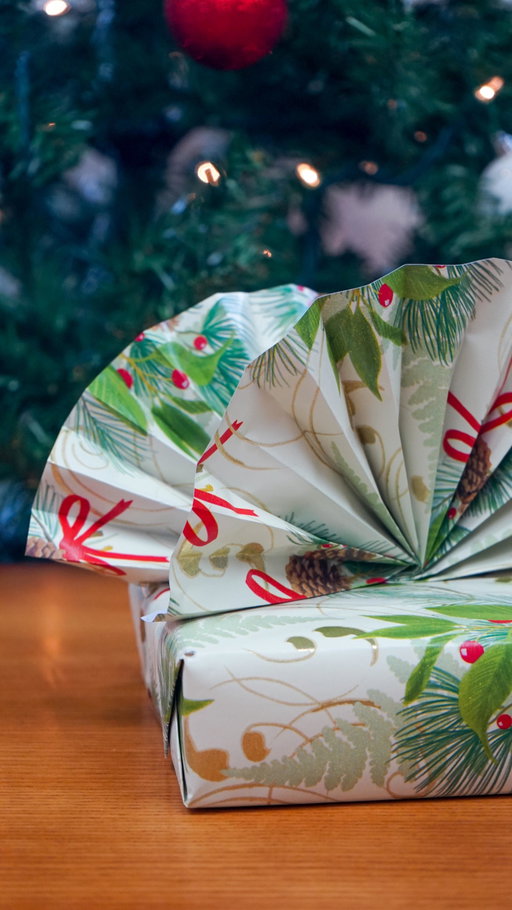 Always wrapping gifts with Little ELF 🎶

Gift wrapping, Wrapping Hack, Invention, Satisfying
