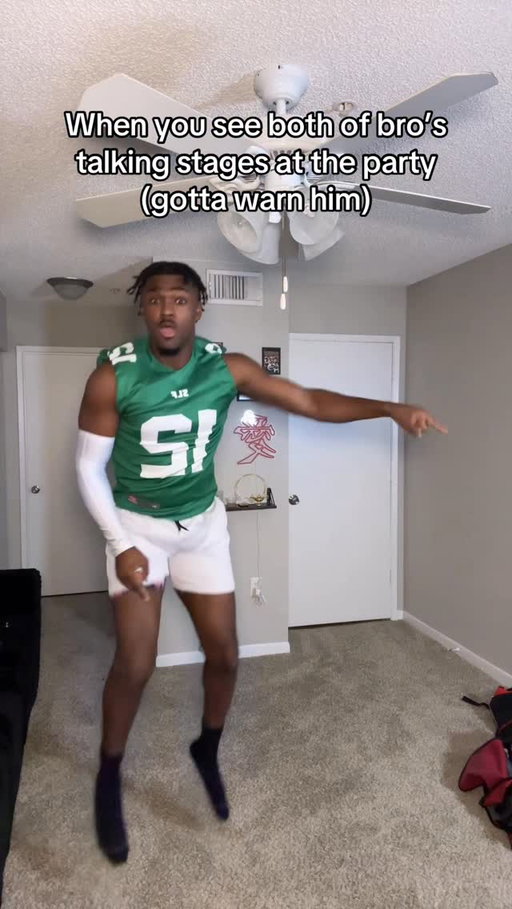 Not gonna lie he’s cooked🤣

#explore #explorepage #sports #football #collegefootball  #comedy #viral #joshsmoore