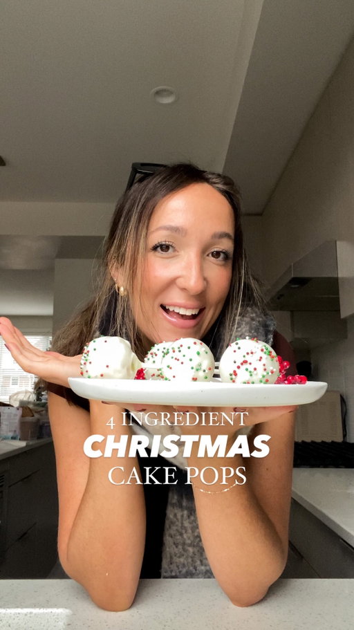 4 Ingredient Christmas Cake Pops 🎄🎅🏻

ITS TIMEEEEEEE 🎵🎵!! I have been counting down the days/minutes/seconds until November - so I can officially commence all things Christmas!! But I’m cracking under pressure a few days early this year!!

The most festive and fun little treats to bring to any Christmas party you’ve got coming up this holiday season! These are surprisingly easy to make, yet you look like you’re a professional baker 👩🏻‍🍳 

Comment “recipe” and I’ll send the full recipe straight to your DMs! Or search recipe at 
https://basicswithbails.com/holidays/christmas/easy-christmas-cake-pops-recipe-for-the-holidays/

#christmascakepops #holidaycakepops #christmasdessert #cakepops #cakepoprecipe #easycakepops