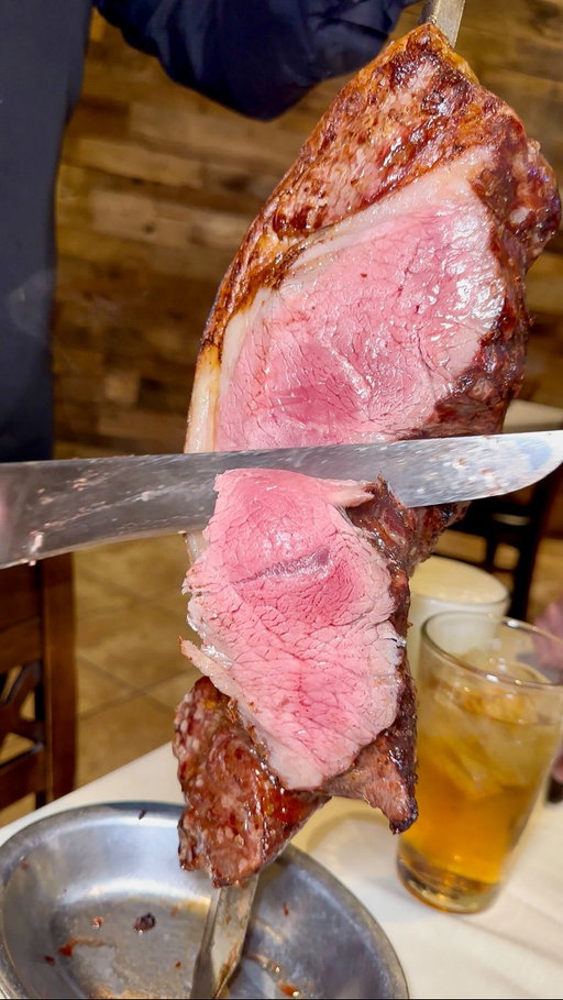 UNLIMITED BRAZILIAN MEAT & SIDES FOR $25 🍖 You can get as much as you want starting at $25 at lunch and $40 at dinner - they ask you how you want your premium meat cooked and it’s SO MUCH food! 

@vilabrazil is one of the best Brazilian steakhouses we have been to and each cut of meat was cooked perfectly 💯

📍 Vila Brazil | 2315 W Airport Fwy, Irving, TX 75062

#dallasfood #meat #steakhouse #grilling #dallas #dallasfoodie #dallasrestaurants #dallaseats #texas #dfw