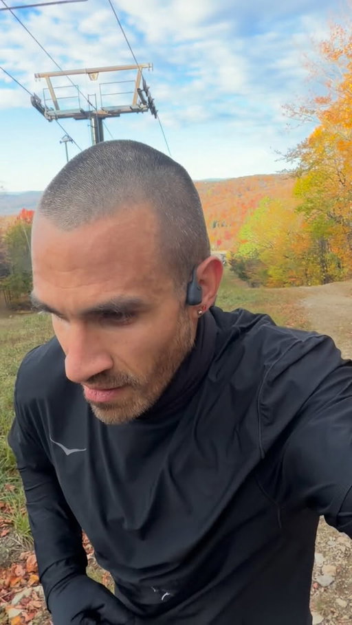 Sports Experts m’accompagne dans tous mes entraînements. 🤝🏼

C’est là que je trouve tous mes essentiels : linge de sport, shoes, nutrition sportive, montre, écouteurs, name it! 🏃🏻

On se croise dans les sentiers ou chez @sportsexperts ✌🏼

#partenaire #sportsexperts #pub