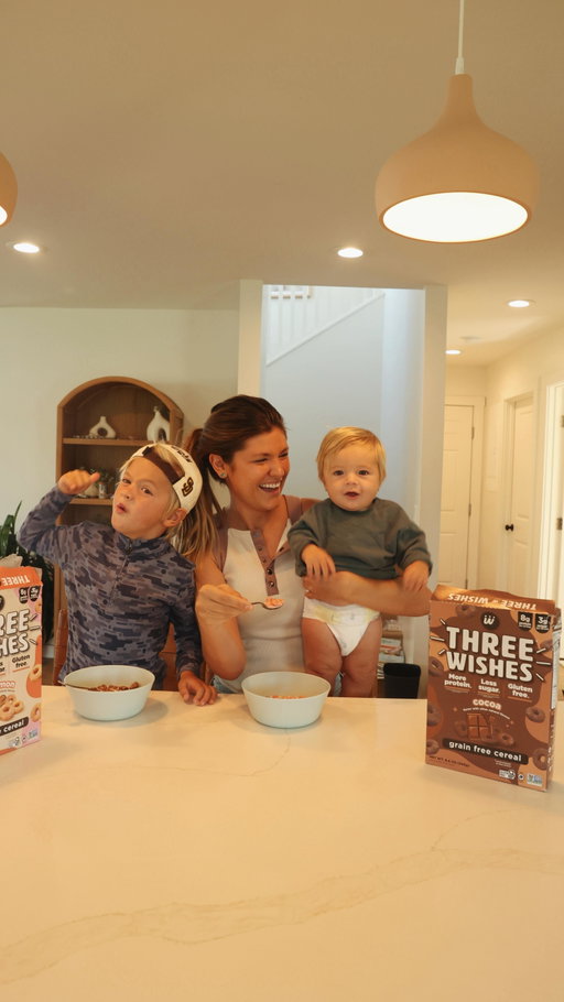So you’re telling me I get to be the fun mom and they don’t even realize they are eating clean cereal?? They were so excited you’d  think I was taking them to Disneyland!  We love @threewishes in our house because it has the taste and crunch of regular cereal, while being packed with 8gs of protein, 3 grams of sugar, and zero grains! 
#threewishespartner