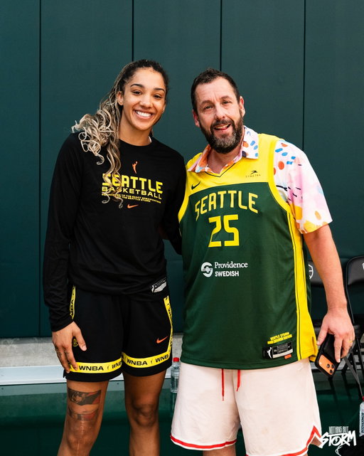 Look who stopped by to hoop 😂

Great to have you, @adamsandler!