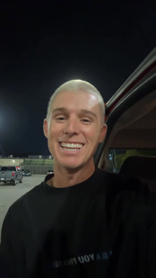 I DID IT 😅😂
.
.
.
.
.
.
.
.
.
.
#haircut #buzzcut #blonde #haircut #daltonmauldin #baseballplayers #blondie #buzzcutseason