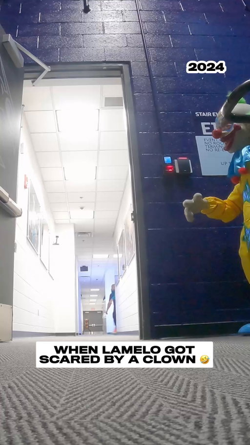 LaMelo’s reaction was priceless 😂 

(via @hornets)