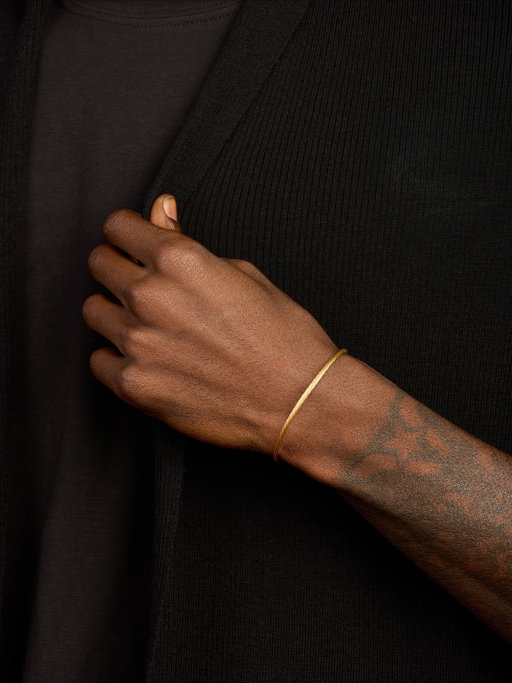 A gift that completes your look 🎁

Spend $185+ and get a free Gold Vermeil,
Cable Bracelet ($78 value).

This sleek, polished cuff is the perfect addition to your Manssion collection - and it’s yours, on us.

@MANSSION