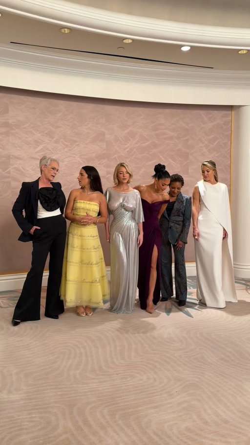 Variety’s #PowerOfWomen honorees — Sydney Sweeney, Wanda Sykes, Nicole Scherzinger, Jamie Lee Curtis, Kate Hudson, and Aly Raisman, recipient of the Variety Courage Award — pose together at the event in LA ❤️

Variety Power of Women presented by @LifetimeTV