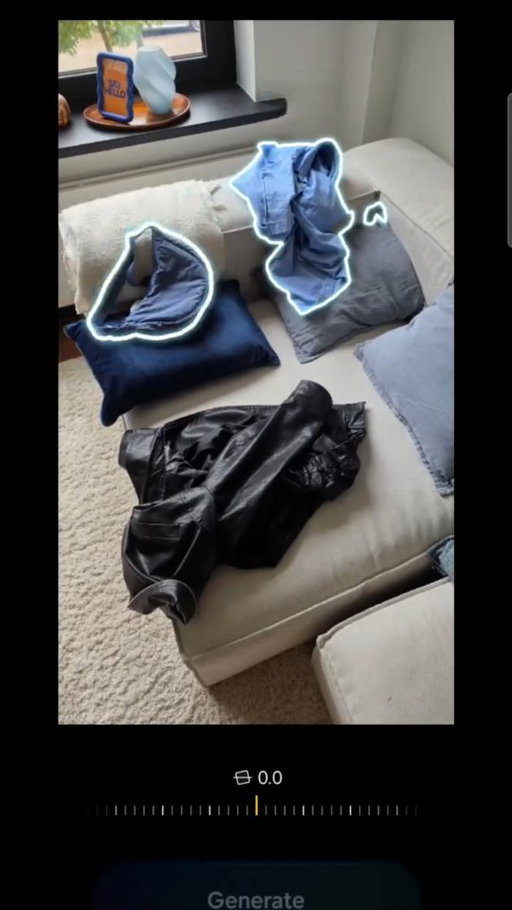 Does mum buy it? 😎🧹 
From @samsung_be #GalaxyAI #Samsung

*Image simulated. Sequences shortened. Results may vary based on the images and the object you're trying to remove.