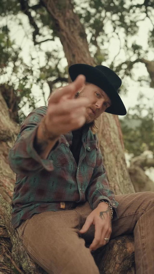 1 week until Over and Over 🔄 countin down the days until I get to share this one with you

#jacksondean #country #newcountry #newmusic #overandover