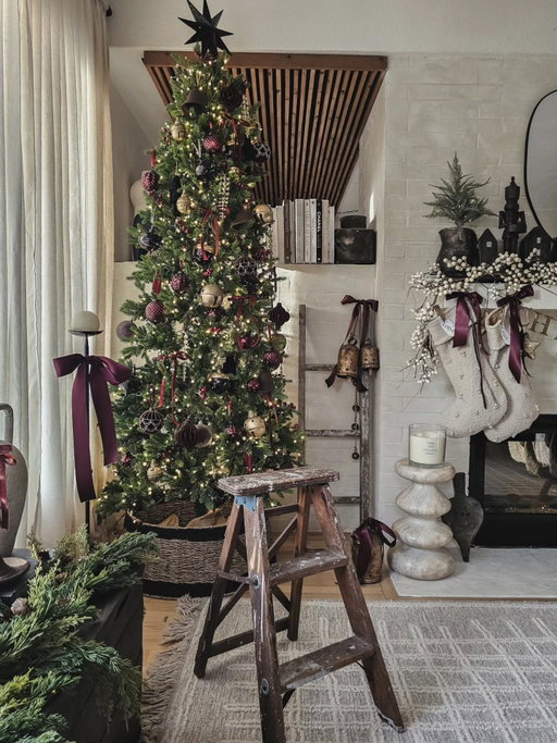 Sharing a few snaps from last season’s Christmas magic✨️. 

I love decorating for Christmas the most! Bring on the joy! Excited to craft a new theme this year, but it’ll be hard to top last year, I loved it so much! Hope these photos spark some inspiration for you all ❤️ xo

#christmasdecorations🎄 #christmasdecorideas #xmasdecor #xmashome #christmashome #neutralchristmas #burgundychristmas