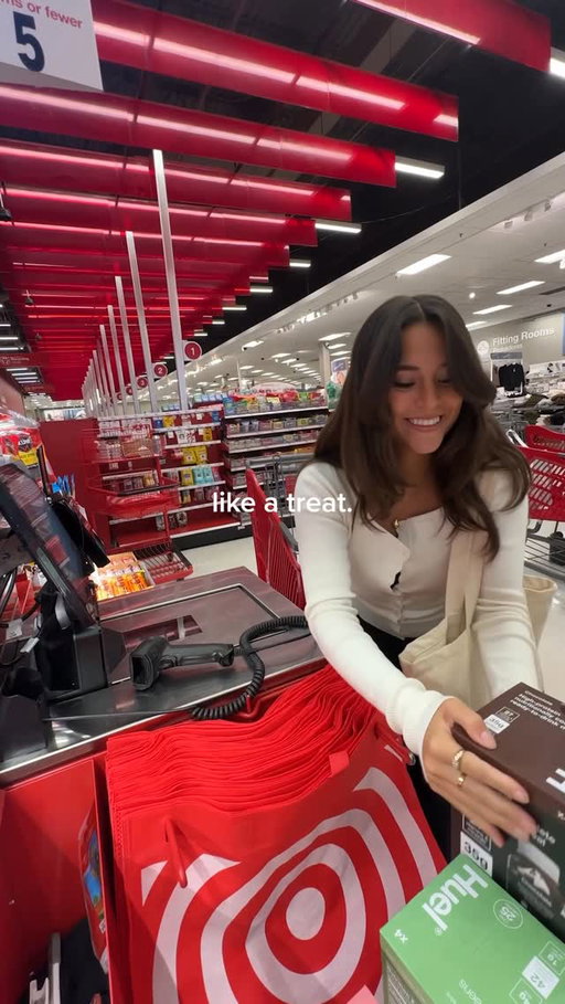 Your Target runs just got healthier 🛒💚

Huel Daily Greens cans and Huel Black Edition Ready-To-Drink bottles are now on shelves across the US!

Find your favourites next time you’re browsing the supplement aisles.

So yes -grabbing “just one thing” at Target now means fuelling your day too 😉