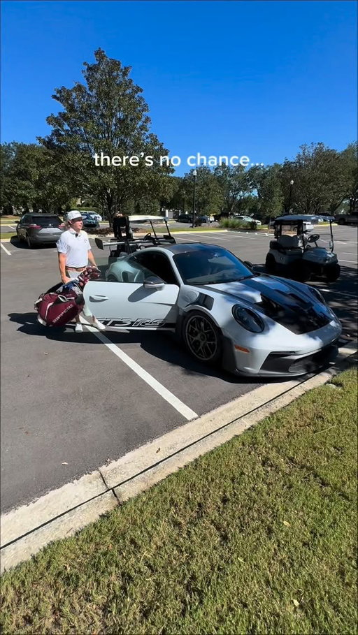 someone come get this man 🫣
#clubhouse #gt3 #porsche #gt3rs #golf