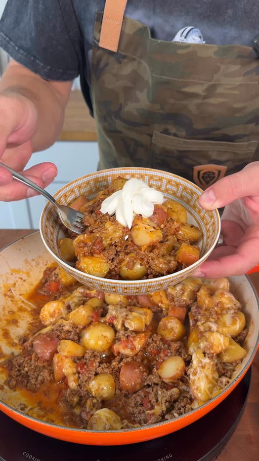 Cheesy One Pot Beef and Potatoes 🥔 #eayrecipe #cooking #dinnerideas