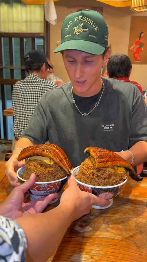 Trying the best Unagi bowl in Tokyo!
📍 @izumo_ikebukuro , Tokyo Japan 

#unagi #unagidon #japanesefood #tokyo #tokyofood