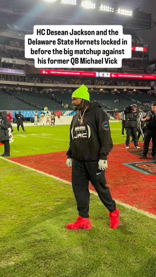 HC Desean Jackson is back at Lincoln Financial Field

#philadelphiaeagles #symonewiththesports #deseanjackson #delawarestate #norfolkstate #michaelvick
