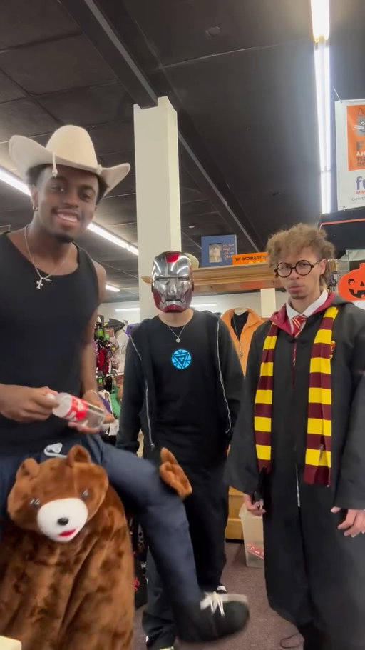 Thrifting w/ The Boys pt. 6 (Halloween Edition🎃) #fyp #thrifting #vintagefashion @eightmarco