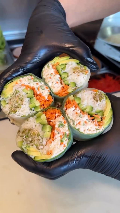 @healthnutla Fresh, crunchy perfection — Chicken Salad & Avocado Spring Rolls dipped in their legendary Ranch! 🤍🥗🍗🥑✨ #SpringRolls