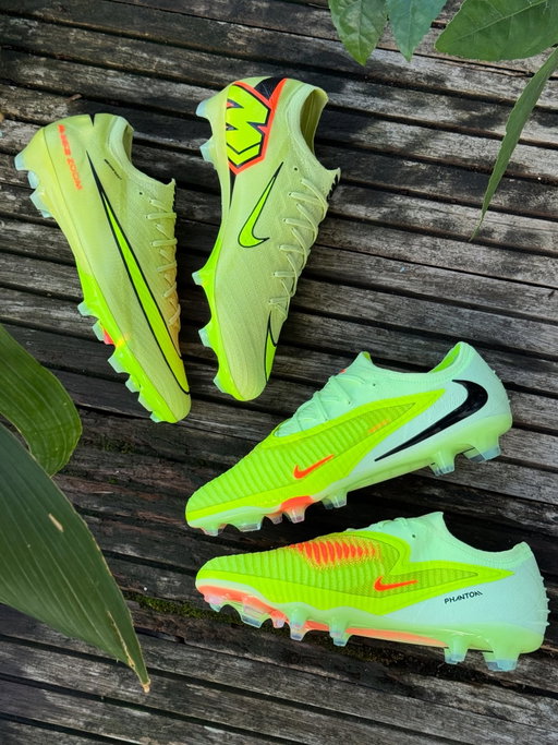 NIKE MAX VOLTAGE PACK ⚡️
-
Massive S/O to @nikefootball for sending over their latest pack to me 😮‍💨 Which model takes the crown for you? For me, it’s the Phantom all day 🤩 #nikefootball #mercurial #phantom #footballboots