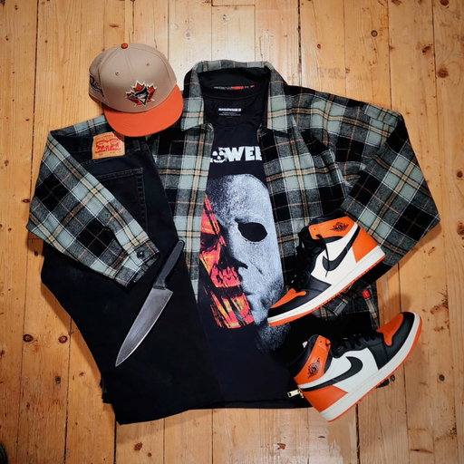 Halloween Fit 🎃🔪! I know I went the easy way with the SBBs and you going to see a lot of them today, but they are one of the best halloween kicks out there haha.

Oh! And game 6 tonight, GO JAYS!! 🤎🤍🤎🐦🇨🇦

Headwear: #newera #bluejays #styll
Jacket: #cookman
Bottom: #levis
Tee: #halloween #bluenotes
Kicks: #jordan1

#ootdgrid #whatyouwearing #whatyouwearin
#outfitgrid #frzwear #fitsoflegends #snkrhdzoutfit #sneakerdecorum #kicksmyairs #wdywtgrid #ootd #outfitoftheday #outfit #outfits #outfitideas #outfitdujour #nike #floorfamily #jumpman23 #jumpmanjournals #halloween2 #fallfashion