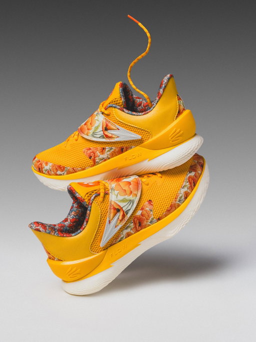We brought back a limited drop of one of De’Aaron Fox’s most memorable PEs - the Fox 1 ‘Poppy’ 🌼

Inspired by his daughter and the California poppy, this vibrant orange and white pair finally drops for fans.

Available today, exclusively on UA.com