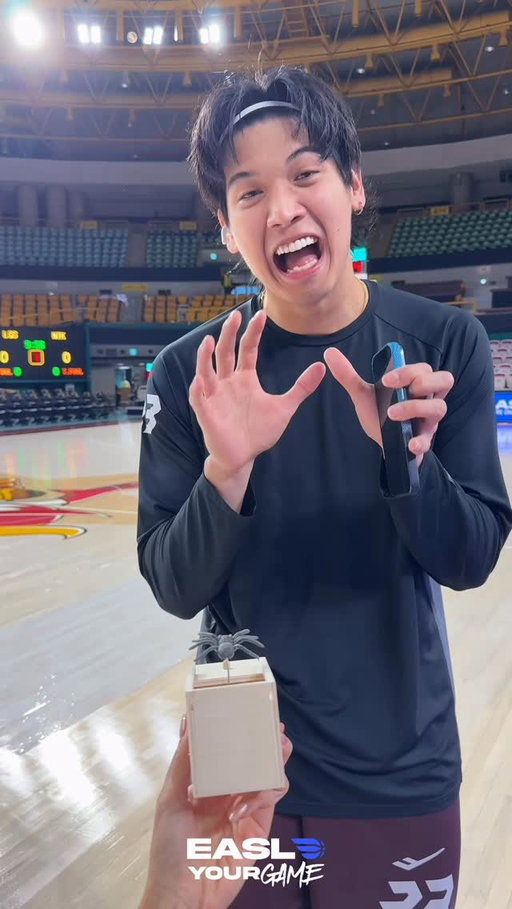 #昌原LG獵隼 的整人蜘蛛盒挑戰 🕷️

教練和球員的反應…🤣🤣🤣
一起來看看韓國球員有誰被嚇到
祝大家萬聖節快樂！🎃

11/19 昌原LG獵隼將到台灣
和新北國王進行第二次交手
門票現正熱賣中
歡迎喜愛兩隊的球迷們可以開始購票了💪

#EastAsiaSuperLeague #EASL #東亞超級聯賽 #東超 #lgsakers #YourGame #KBL #BTS
