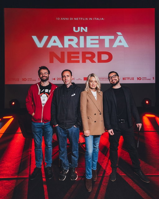 C’è stato un personaggio di questi 10 anni di Netflix in Italia che è diventato il più amato? @grandiraponi, @yotobi, @zerocalcare e @carolcrasher hanno provato a venirne a capo, interrogandosi su questa e su altre questioni assurde nel nostro Varietà Nerd al @luccacomicsandgames.

Per vedere tutto lo show andate sul canale YouTube di Netflix Italia.
📸 @virginiabettoja