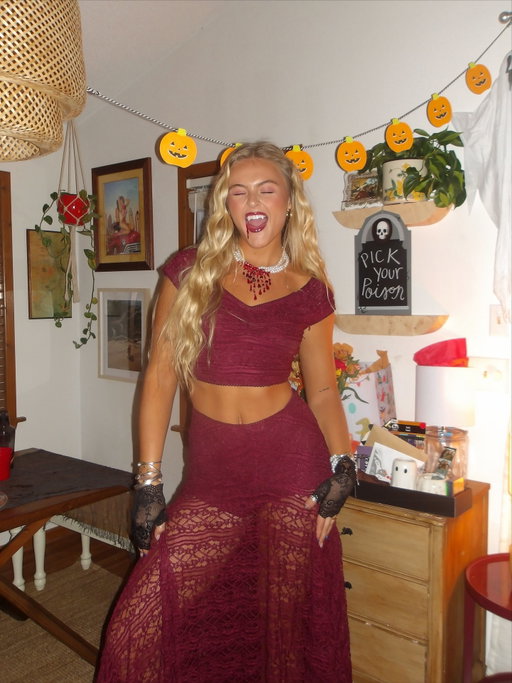 october !!!! 🌙🤸🏼‍♀️⭐️🫶🏻🧛‍♀️

@shopvitality code ashlen10 
@lululemon 
@freepeople 
@naturallife 
@ghostlifestyle