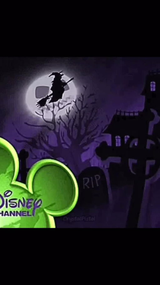 thinking about halloween in the 2000s 🎃👻