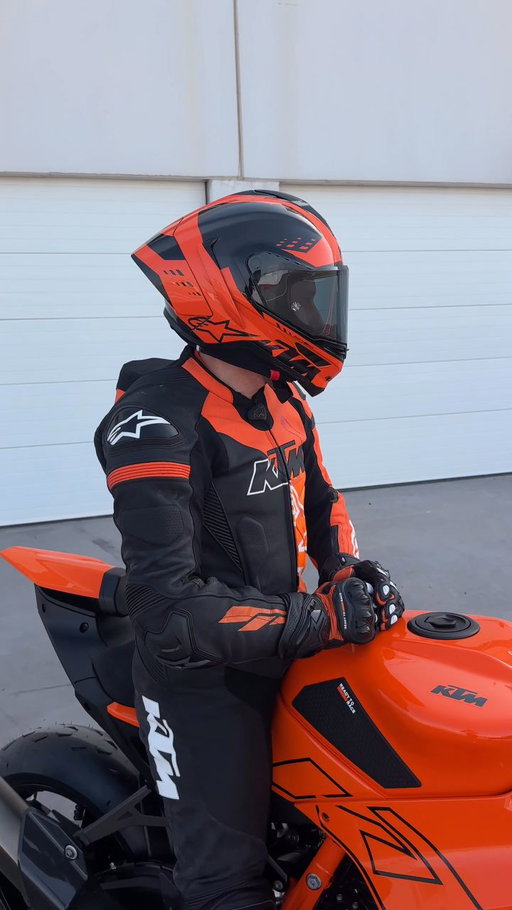 #KTMPowerWear - The SUPERTECH R10 CARBON HELMET is the pinnacle of Alpinestars' racing helmets.

Developed through years of testing at the highest levels of motorcycle sport, the SUPERTECH R10 combines, safety, aerodynamics, and light weight to deliver the ultimate in protection for any READY TO RACE KTM rider.

#KTM #ReadyToRace #WornWithIntent