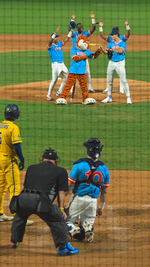 Aubie lowkey has moves 👀

#bananaball #savannahbananas #auburn #baseballplayer #collegebaseball