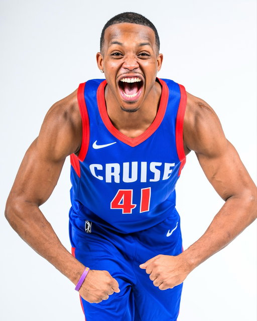 New team, new haircut, same smile! Quincy Olivari will be suiting up for the @motorcitycruise in year two. 😄 @quincyolivari