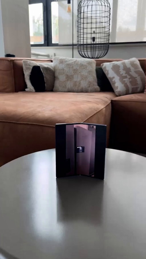 What other screens should we play this banger on? 🎶 🖥️
⁠Credits to TikTok @mahaco.beetjeanders⁠ + @samsung_be for the remix👏

⁠*Sound recreated for creative purposes. Not a product feature.

#BespokeAI #AIHomeFridge #GalaxyZFold7 #GalaxyTabS11 #GalaxyBook5 #Samsung