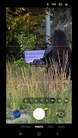 So... can your phone do this??🤨 
From @samsung_be #GalaxyAI #UltraZoom #GalaxyS25Ultra #Samsung

*100x Space Zoom includes 10x optical quality zoom and 100x digital zoom with Super Resolution technology.
*Zoom distances past 10x zoom may express some image deterioration.