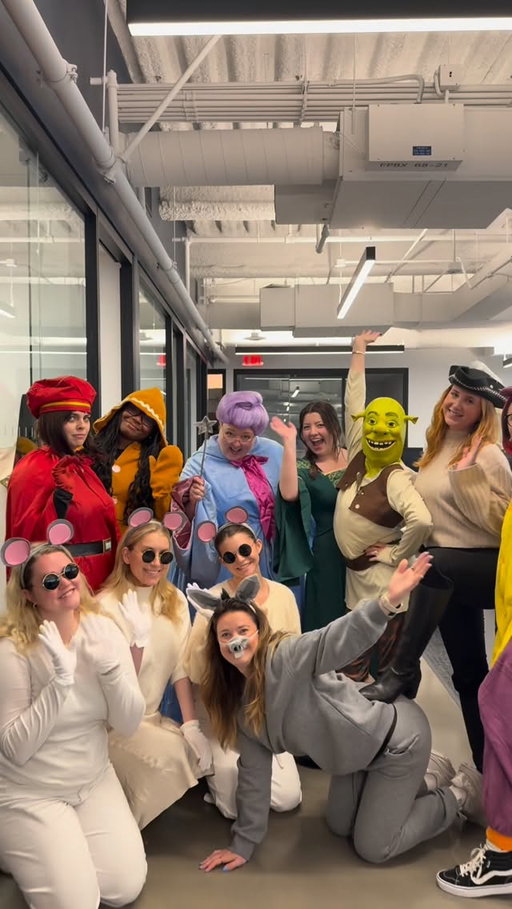 Happy HUNTER Halloween!👻 From the Louvre robber to Minions, to Shrek and the gang, we went all out 🎭 

Who do you think deserves Best Costume this year? 👀⬇️