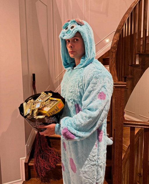 The trick was no sugar. The treat was gains 💪🏼@davidprotein 

150 calories, 28g protein and 0g sugar:  protein-laced candy…they’ll never suspect a thing 😈👻🎃