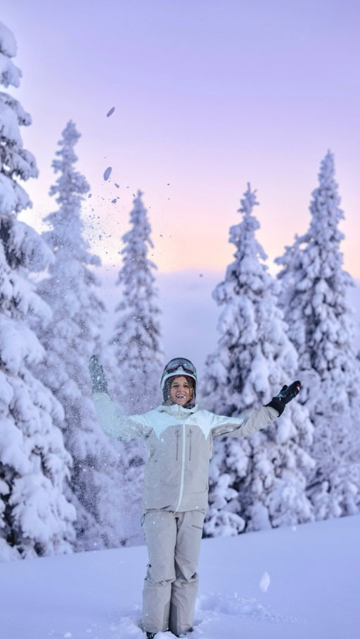 Snowboarding in Finland just hits different 🩵 

📍Ruka Ski Resort 

.
.
#ruka #rukakuusamo #finland #laplandfinland #lapland