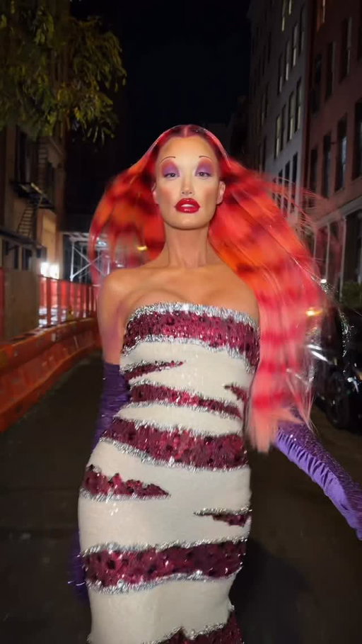 LOLA HAS ARRIVED 

costume @marcbouwer 
glam @amy.katepalmer 
hair @dawsonhiegert 

@heidiklum Halloween here I come 
#halloween2025 #heidishalloween