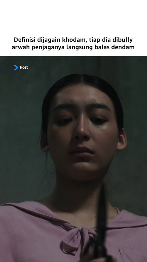 Setiap dia dibully di sekolah sama temen-temennya, ada makhluk halus yang siap ngebully balik. 

Film horor baru dari Thailand, Host, udah tayang di Prime Video!