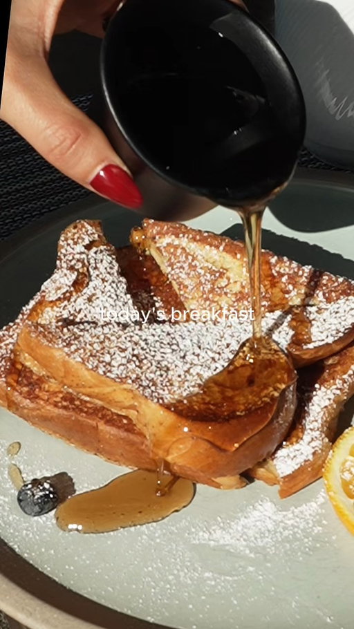 Mornings taste better with a view 🌊🍴
Join us at The View for a delicious breakfast, from hearty Canadian plates to indulgent pancakes and Eggs Benedict, served daily