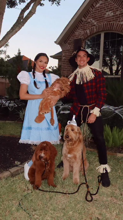Family’s first Halloween… obviously Charlie loved it 🎃🦁🧙‍♂️

#wizardofoz #babiesfirsthalloween #halloween #babyboy